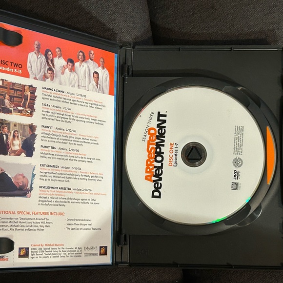 DVD/BLU RAY - BUNDLE 4 FOR $25 - ARRESTED DEVELOPMENT SEASON 3 - Picture 3 of 6